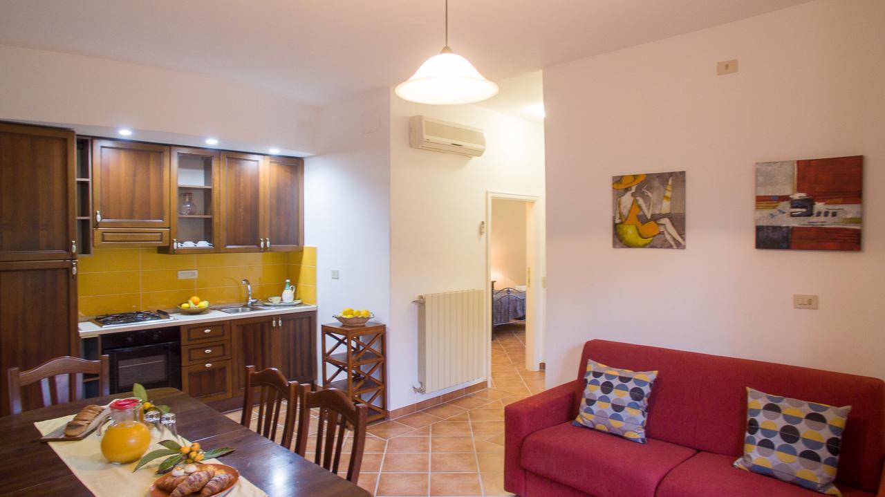 Residence E B&B Villamirella パリヌロ エクステリア 写真